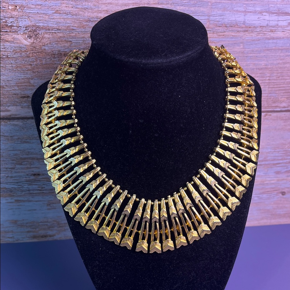 Radiant Chunky Gold tone Statement Arrow Necklace